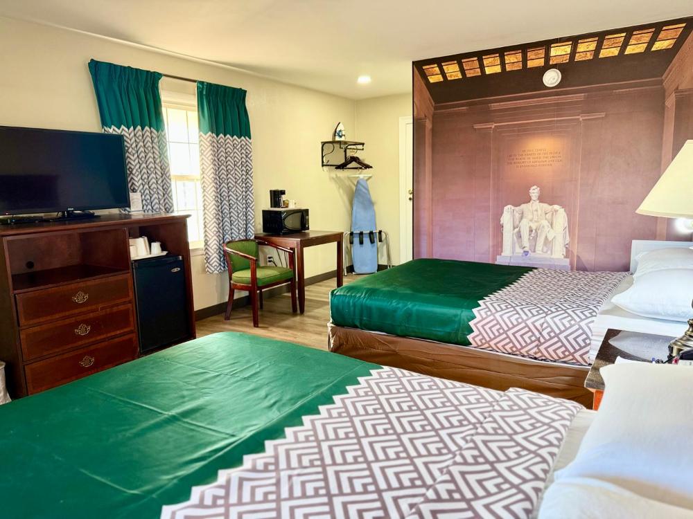 Double Room with Two Double Beds interior